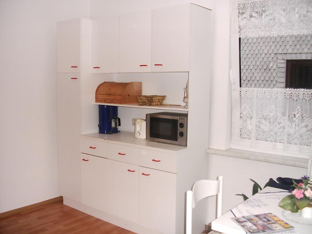 Karin'S Behagliche Ferienwohnung Benshausen ห้อง รูปภาพ