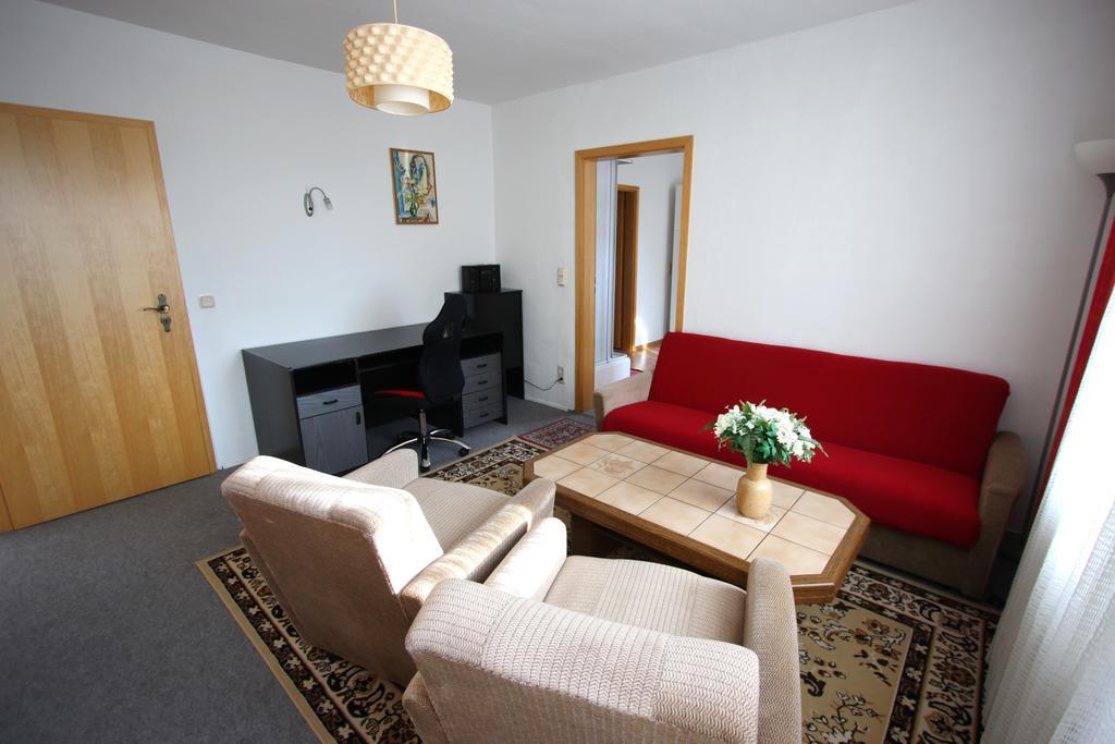 Karin'S Behagliche Ferienwohnung Benshausen ภายนอก รูปภาพ